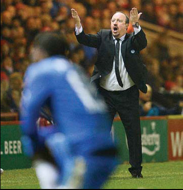 Benitez blasts fans, comfirms he is leaving