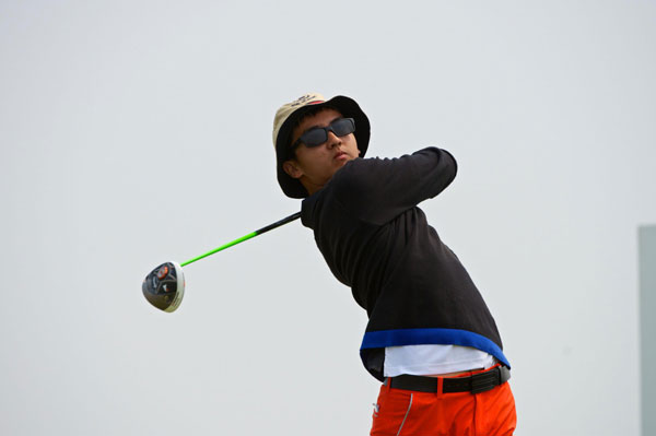 Rumford leads by 1, China's teen shoots 72 at China Open