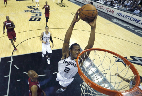 Spurs routs Heat 113-77 in Game 3 of NBA Finals