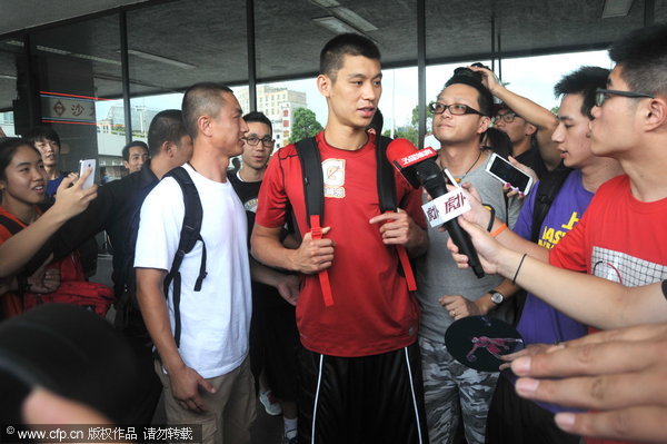 Jeremy Lin continues Asia tour in Shanghai