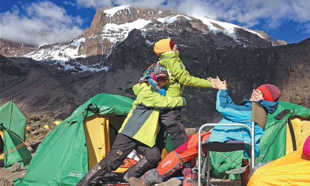 Chinese women climb Kilimanjaro