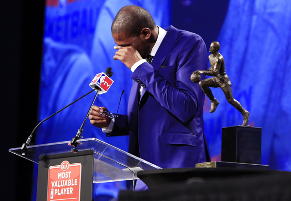 thunders kevin durant wins first mvp award