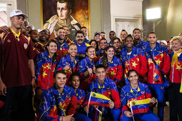Venezuelan president greets athletes for Youth Olympics