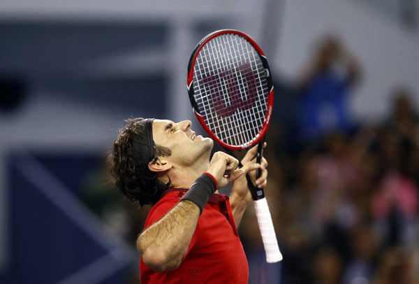 Federer wins 4th title of year at Shanghai Masters