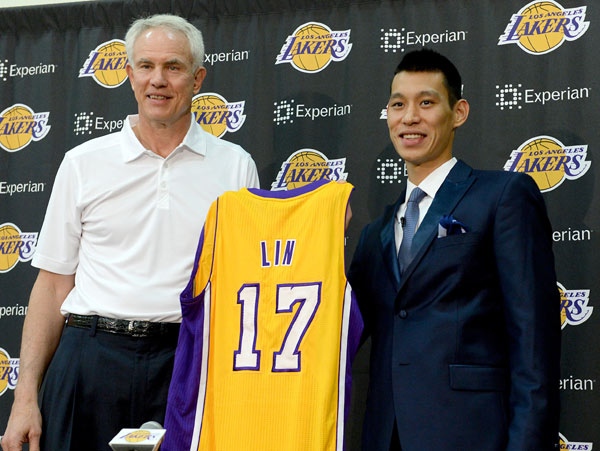 Lakers' Jeremy Lin to start in opener against his former team
