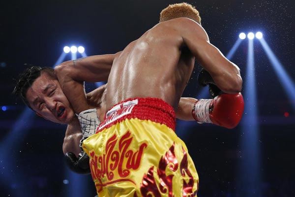 Zou loses to Amnat in IBF flyweight title challenge
