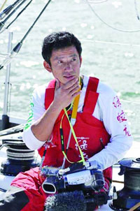 Chinese mariner Guo Chuan receives legendary maxi trimaran IDEC from French voyager