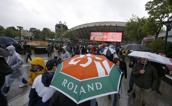 Rain wipes out play at French Open; first washout since 2000
