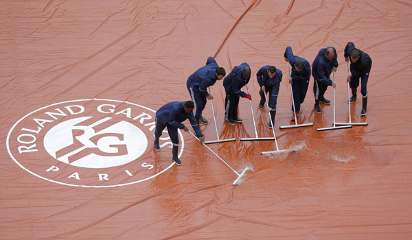 Players rip French Open organizers over poor conditions