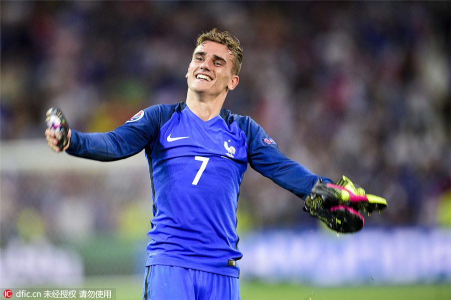 Griezmann scores twice to lift France into Euro final