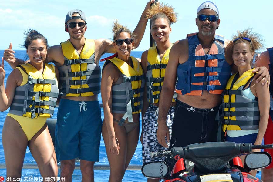 Curry on family vacation in Hawaii