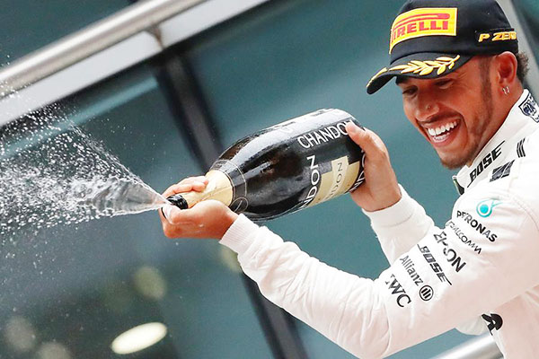 Hamilton wins Chinese Grand Prix
