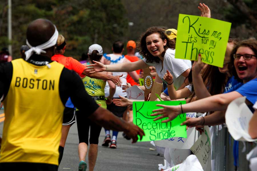 Kenyans sweep to victories at Boston Marathon