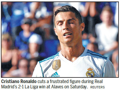 Ronaldo's travails tighten skirmish for Ballon d'Or