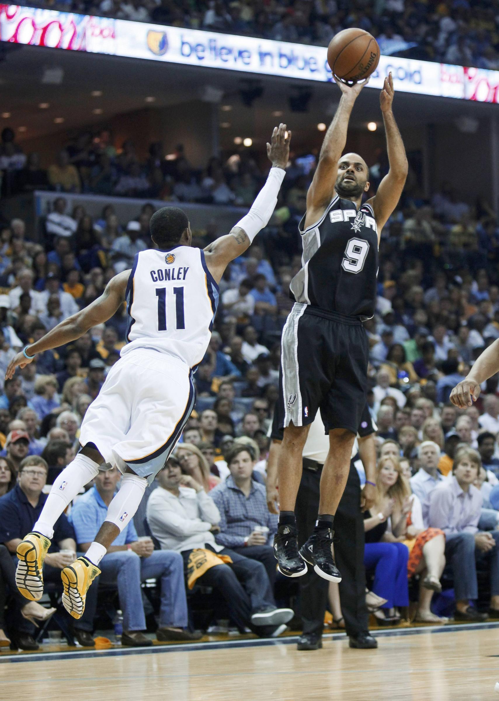 Spurs whip Grizzlies, advance to final