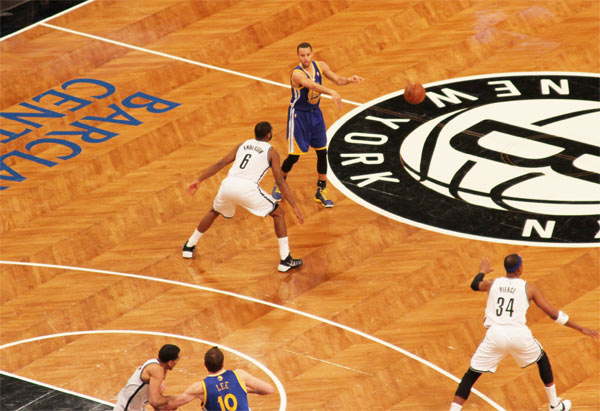 Nets stop Warriors' streak at 10, win 102-98