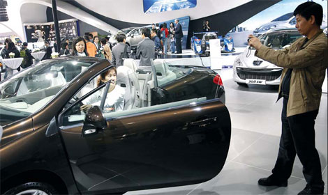 Records abound at Shanghai show