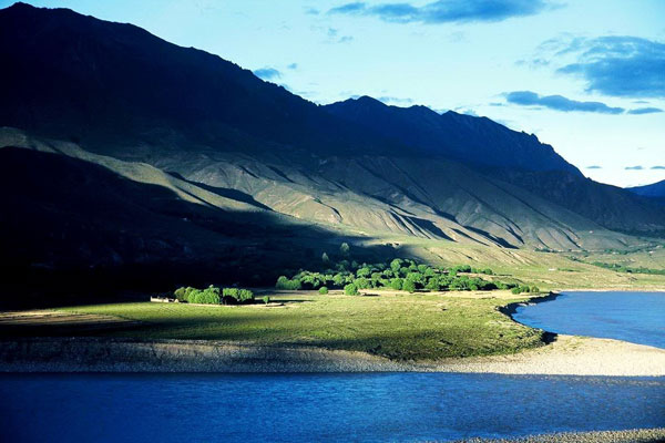 Tibet through the Lens - Mountains and Rivers
