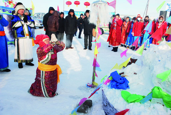Frozen lake holds fish treasures for Mongolians