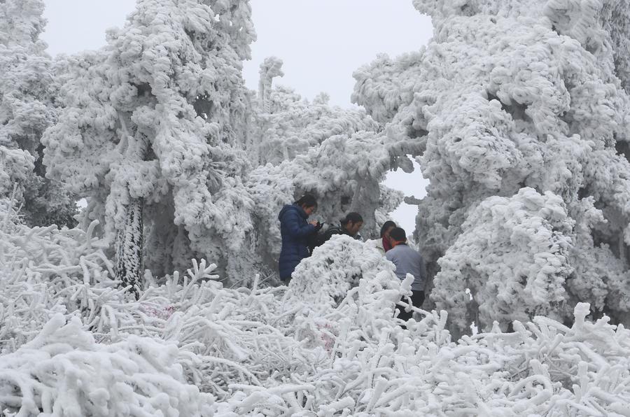 Winter scenery of Mount Heng