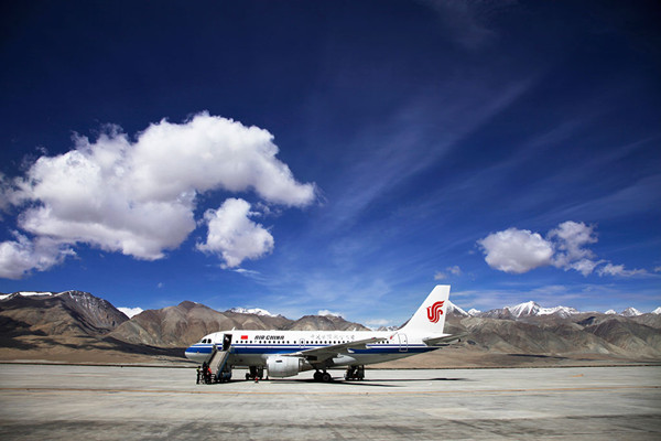 Tibet bids for more flights to boost tourism