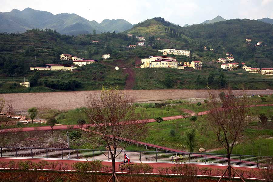 Chishui river valley tourism highway in Guizhou