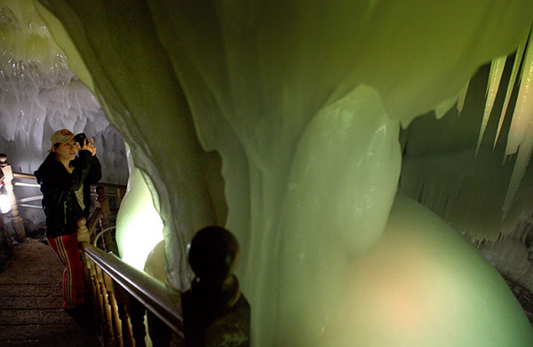 Nation's biggest ice cave beckons visitors