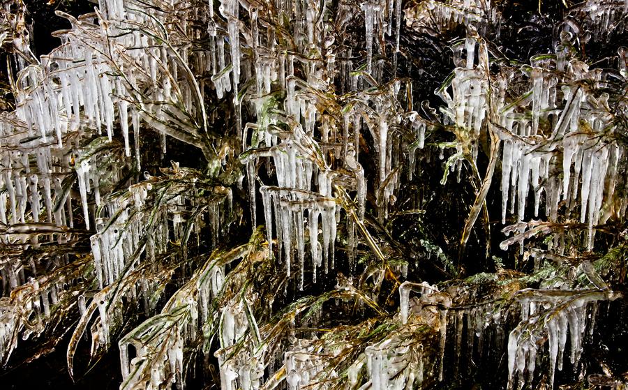 Icicles seen in NW China's Gansu