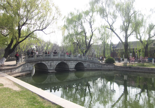 Peking University honors the past, creates future