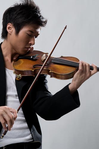 Charles Yang integrates the violin into modern music