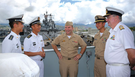 US admiral tours Chinese warship