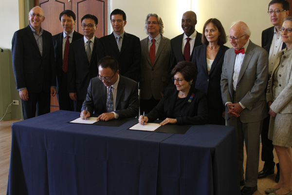Perfect World signs MoU with Columbia University
