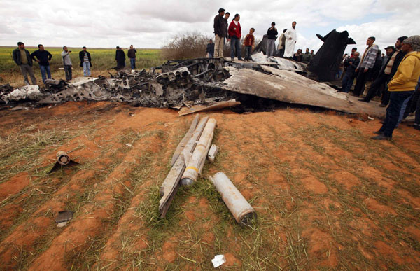 US warplane crashes in Libya, pilot safe