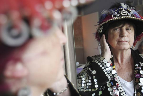 Pearly Queen to join in wedding celebration