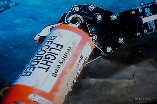 Searchers find second Air France crash black box