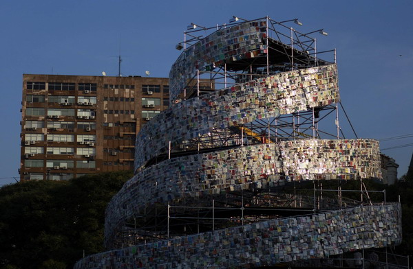 'Tower of Babel' rises in Buenos Aires