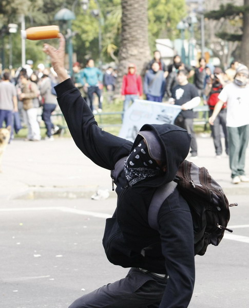 Chile students protest for education reform