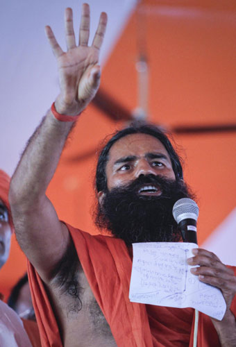 Indian anti-graft yoga guru begins fast to death