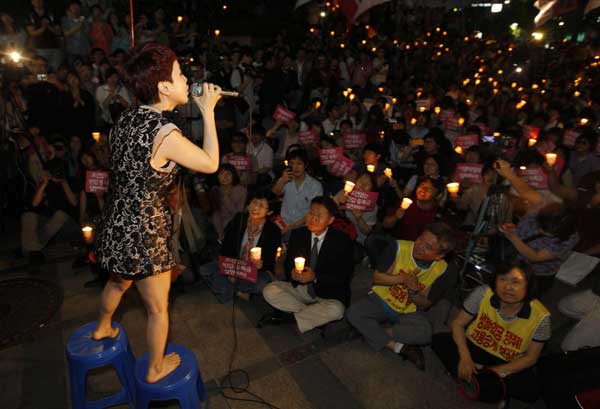 Students rally for fees cuts in Seoul