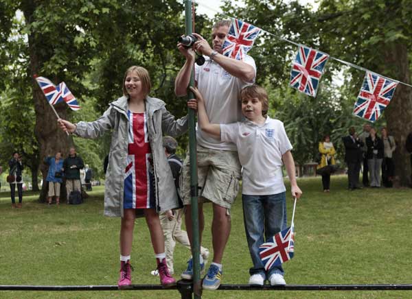 Snapshots: The world in 24 hours, June 11, 2011