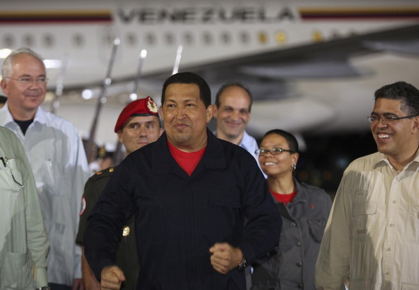 Chavez returns to Venezuela from Cuba after chemo