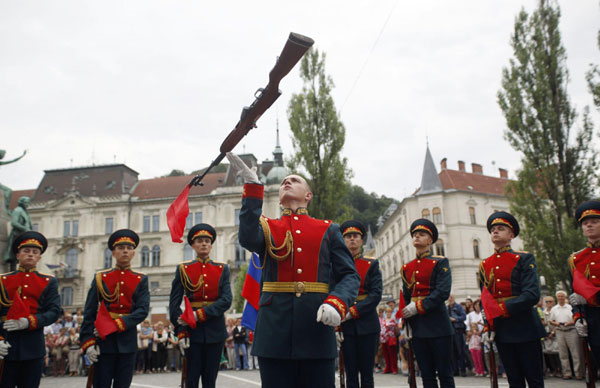 Russia's honour guard welcomes tourists