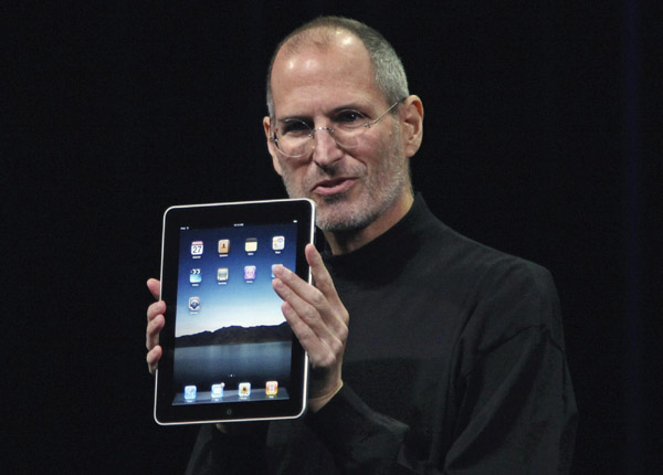 Steve Jobs resigns from Apple, Cook new CEO