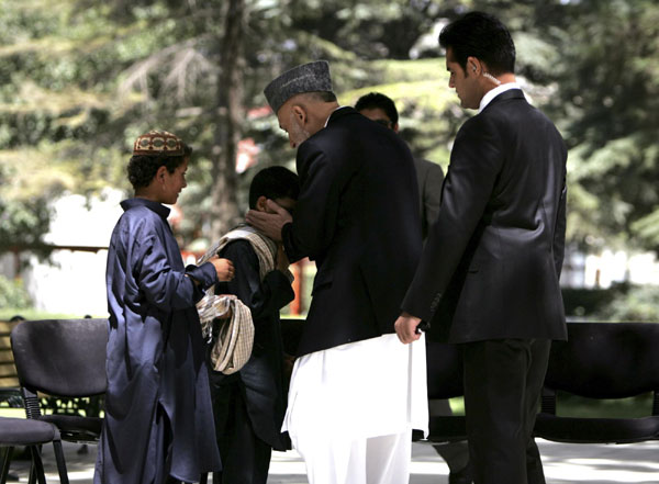 Karzai meets would-be child suicide bombers