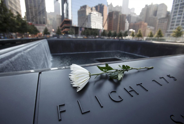 Thousands visit after 9/11 memorial opens in NY