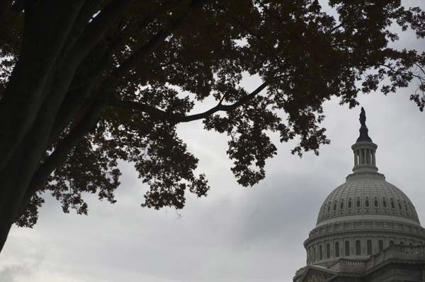 US lawmakers abandon deficit-cutting effort