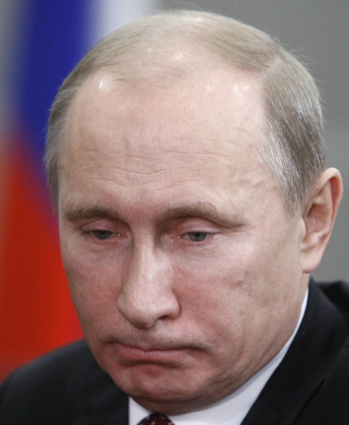Putin takes formal step to regain Kremlin top job
