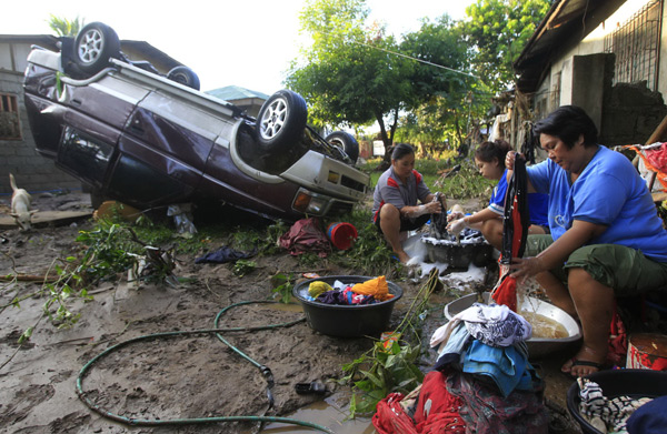 Philippine typhoon kills 650