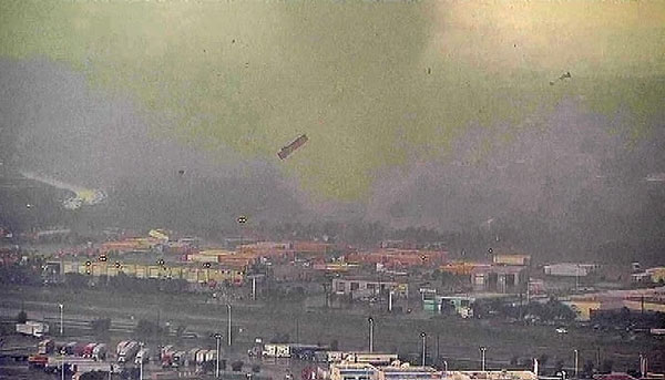 Tornado sweeps through Texas