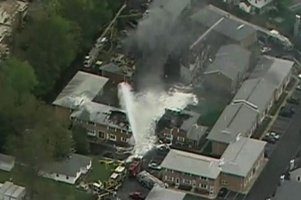 Navy jet crashes into Virginia apartments,9 hurt